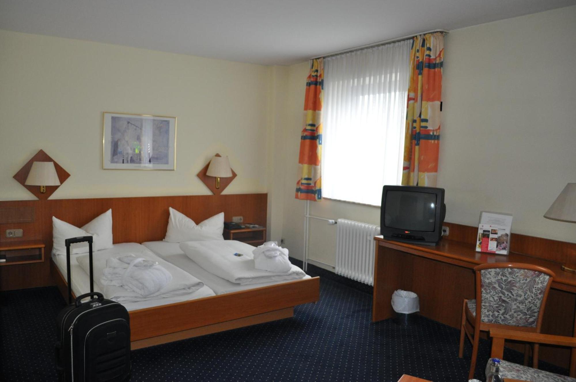 Trip Inn Hotel Frankfurt Airport Рюссельсгайм Екстер'єр фото