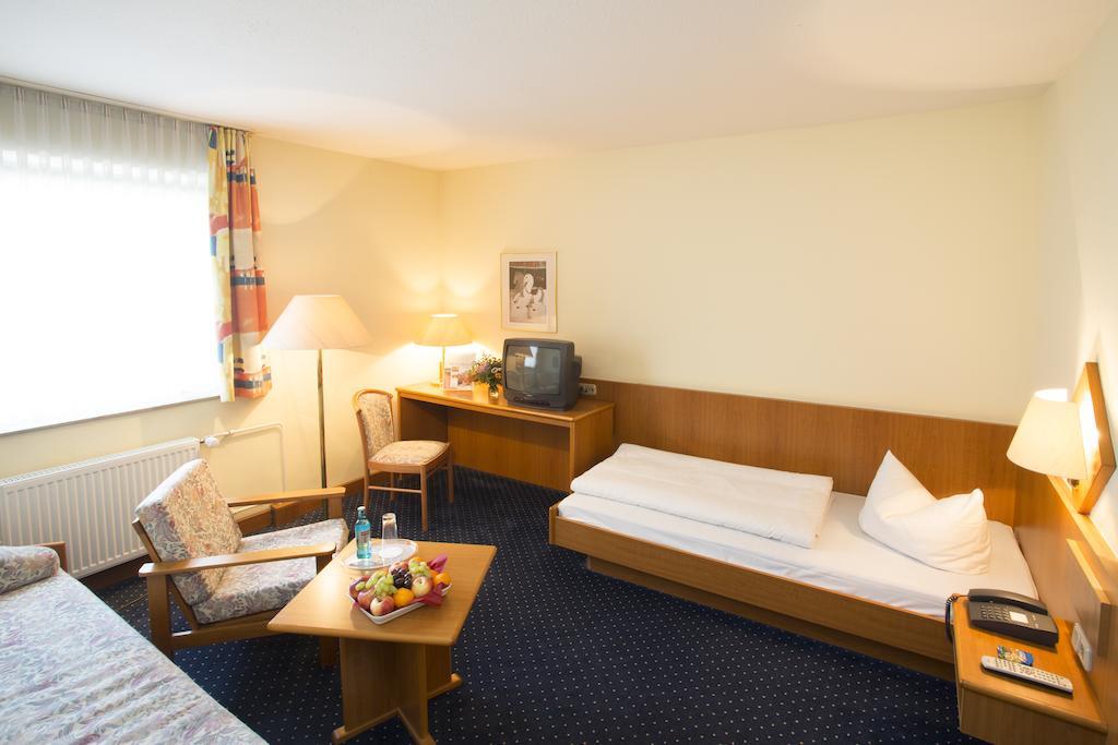 Trip Inn Hotel Frankfurt Airport Рюссельсгайм Екстер'єр фото