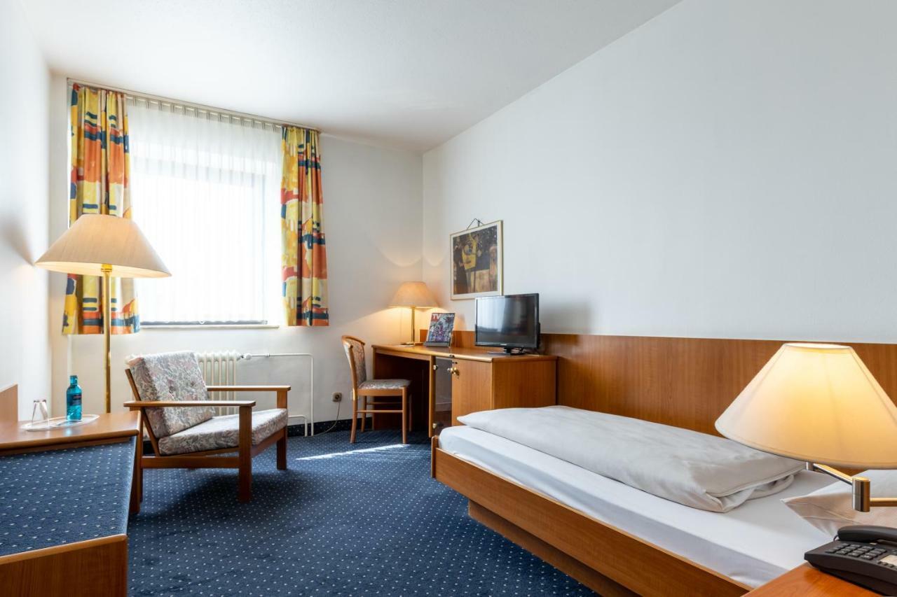 Trip Inn Hotel Frankfurt Airport Рюссельсгайм Екстер'єр фото