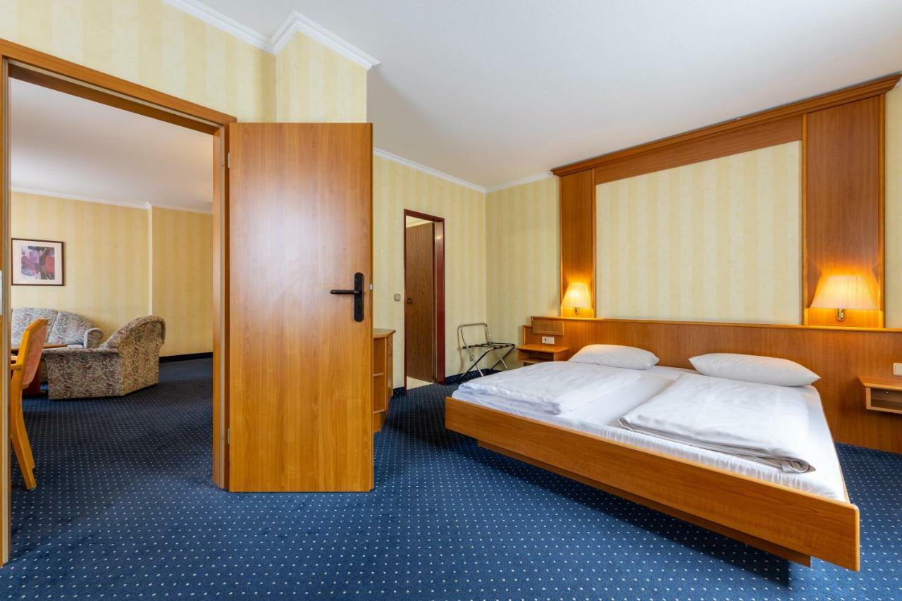 Trip Inn Hotel Frankfurt Airport Рюссельсгайм Екстер'єр фото
