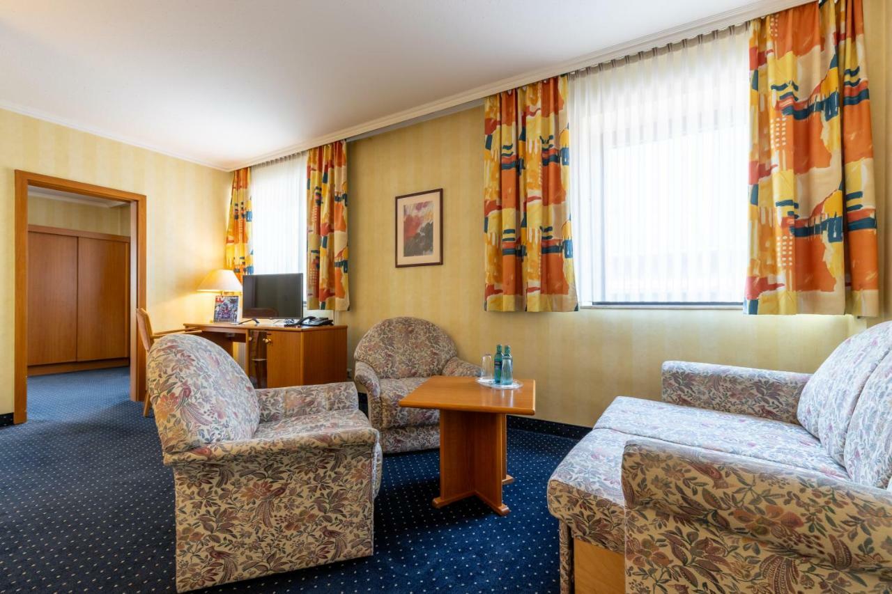 Trip Inn Hotel Frankfurt Airport Рюссельсгайм Екстер'єр фото