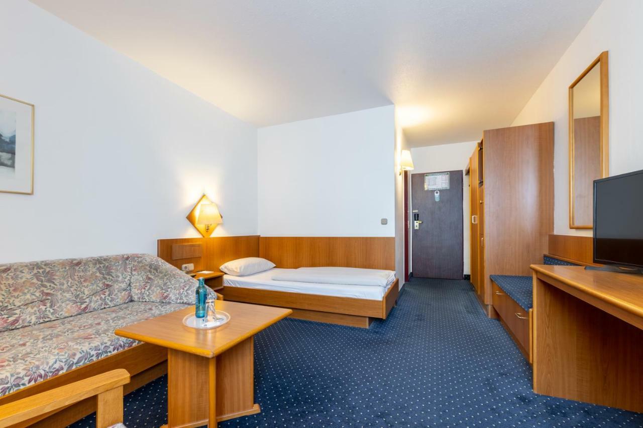 Trip Inn Hotel Frankfurt Airport Рюссельсгайм Екстер'єр фото