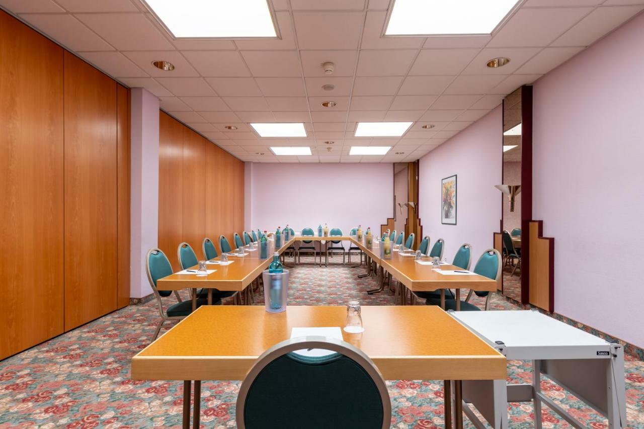 Trip Inn Hotel Frankfurt Airport Рюссельсгайм Екстер'єр фото