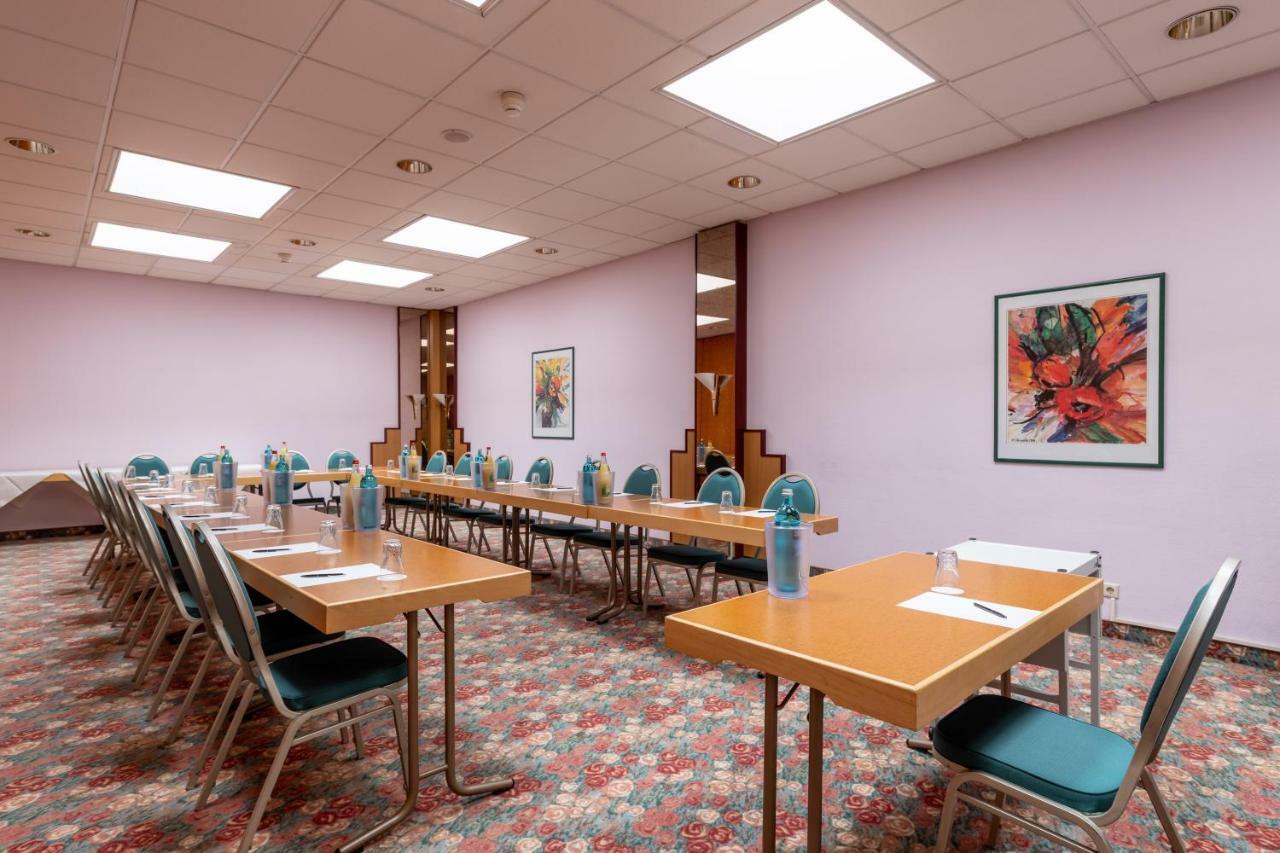 Trip Inn Hotel Frankfurt Airport Рюссельсгайм Екстер'єр фото