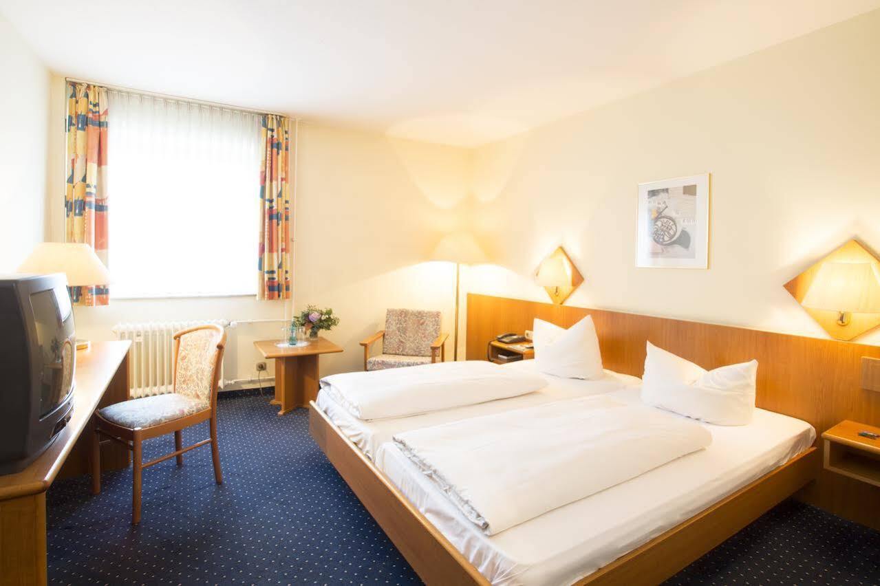Trip Inn Hotel Frankfurt Airport Рюссельсгайм Екстер'єр фото